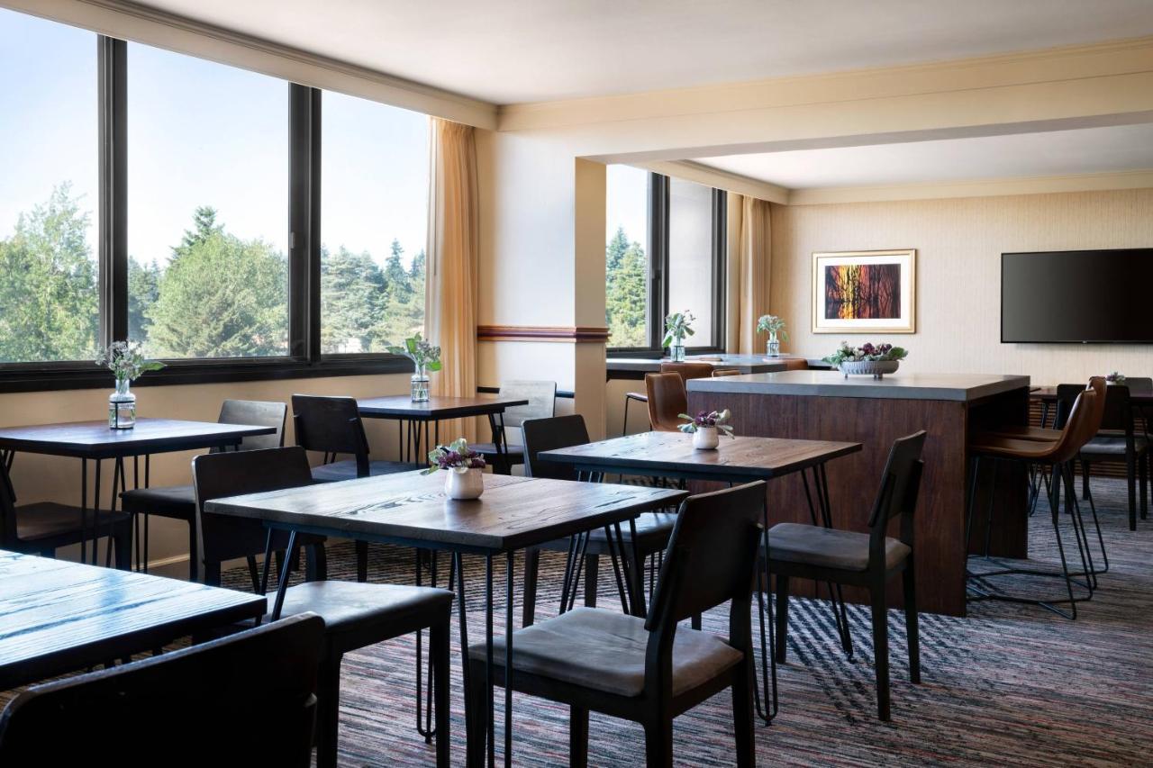 Отель Seattle Airport Marriott Ситак Экстерьер фото
