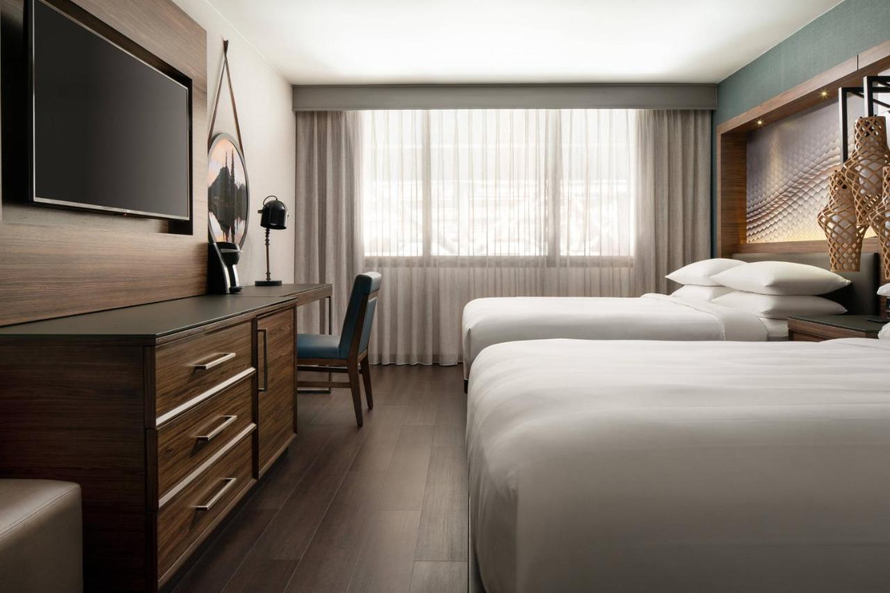 Отель Seattle Airport Marriott Ситак Экстерьер фото