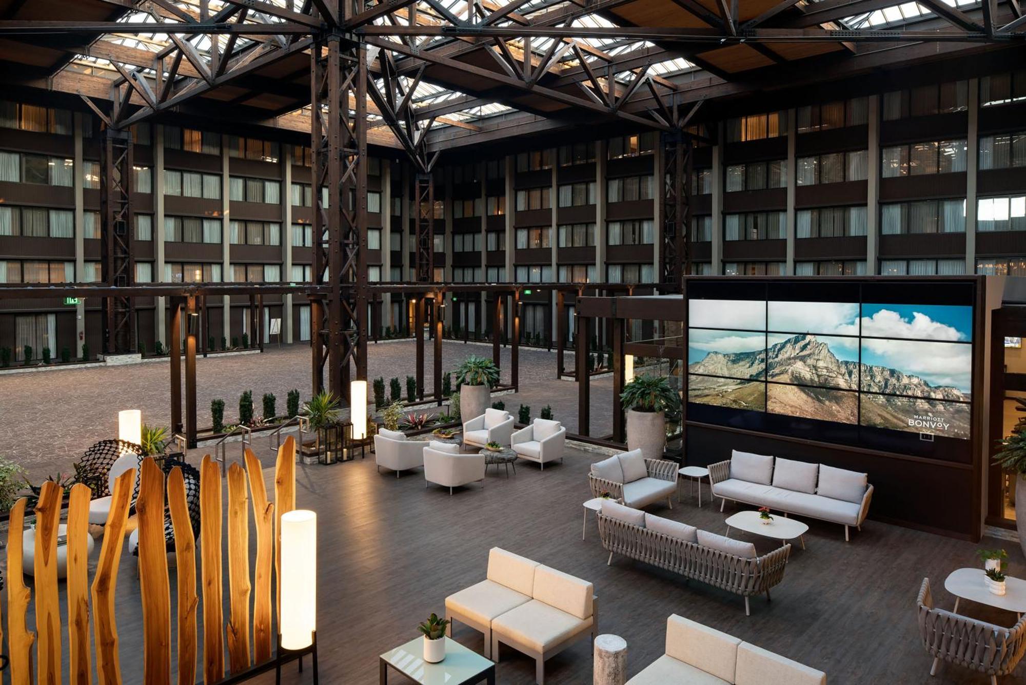 Отель Seattle Airport Marriott Ситак Экстерьер фото