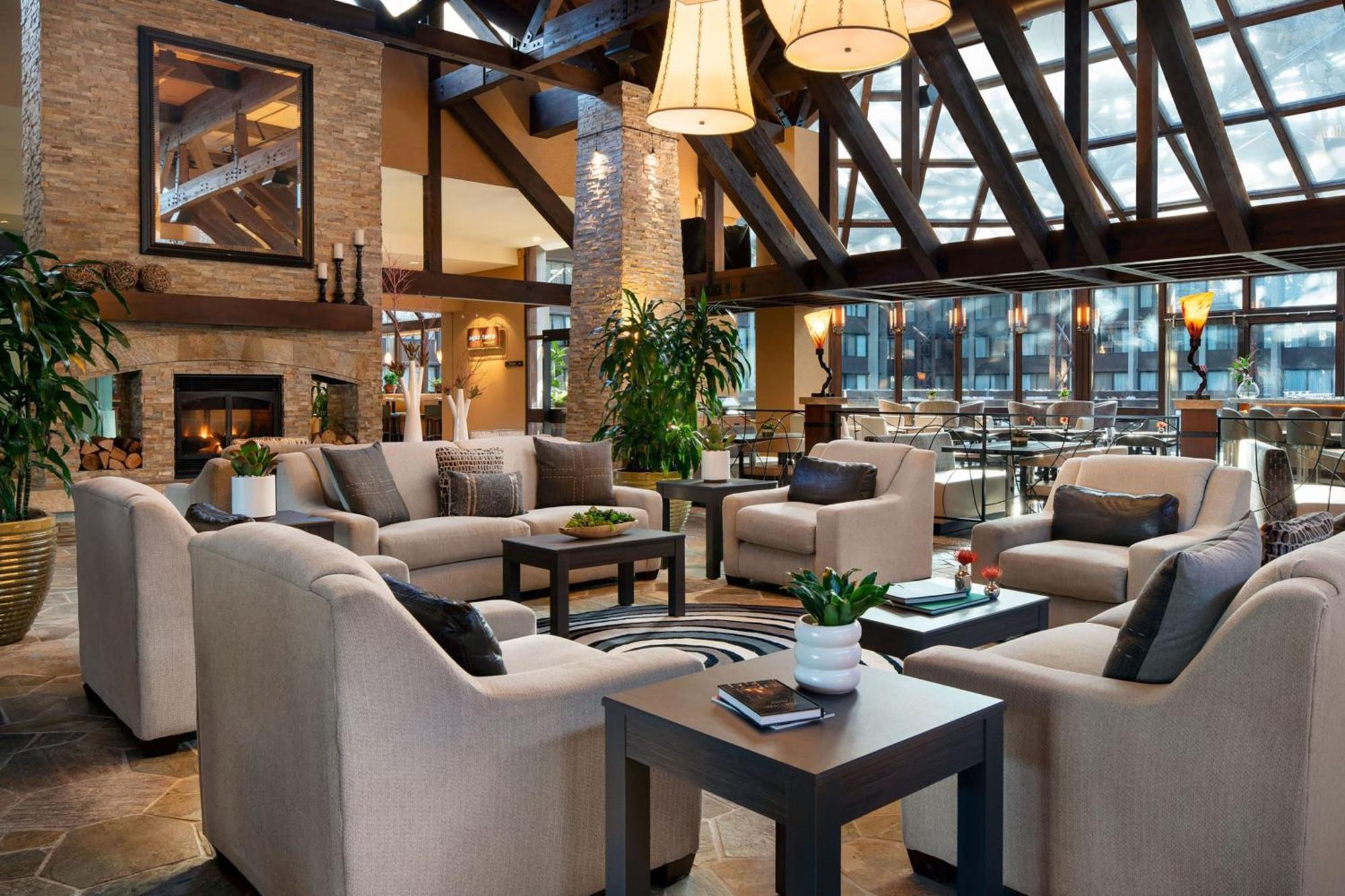 Отель Seattle Airport Marriott Ситак Экстерьер фото