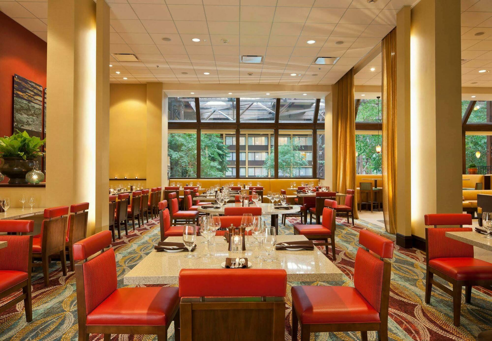 Отель Seattle Airport Marriott Ситак Ресторан фото